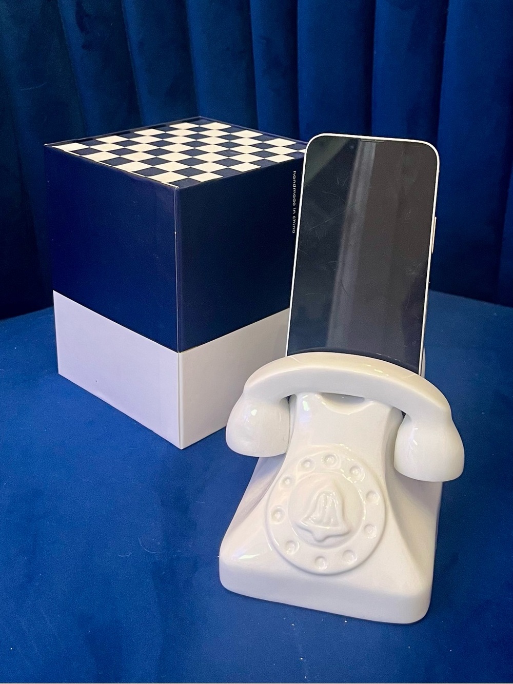 Jonathan Adler Glossy White Ceramic Retro Phone Docking & Charging Station - Picture 8 of 11